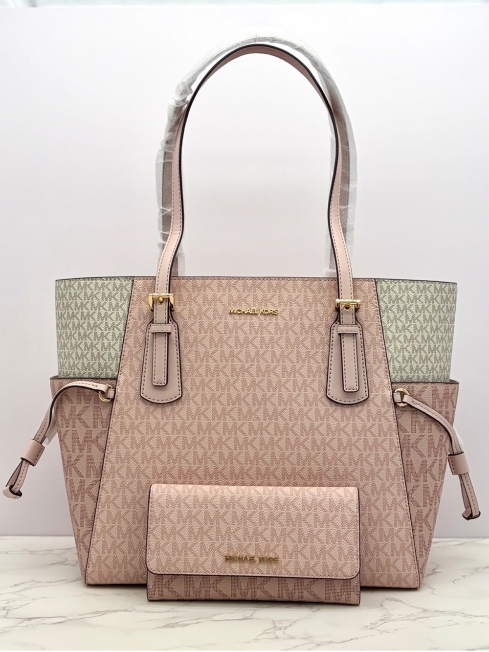 Michael Kors Blush Pink Signature Tote with Matching Wallet - Picture 2 of 15